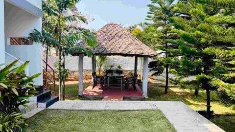 Deluxe Cottage 2 image 3